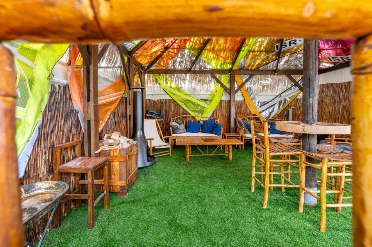 ハデラ Ahuzat Shaul Seaside Bed & Breakfast エクステリア 写真