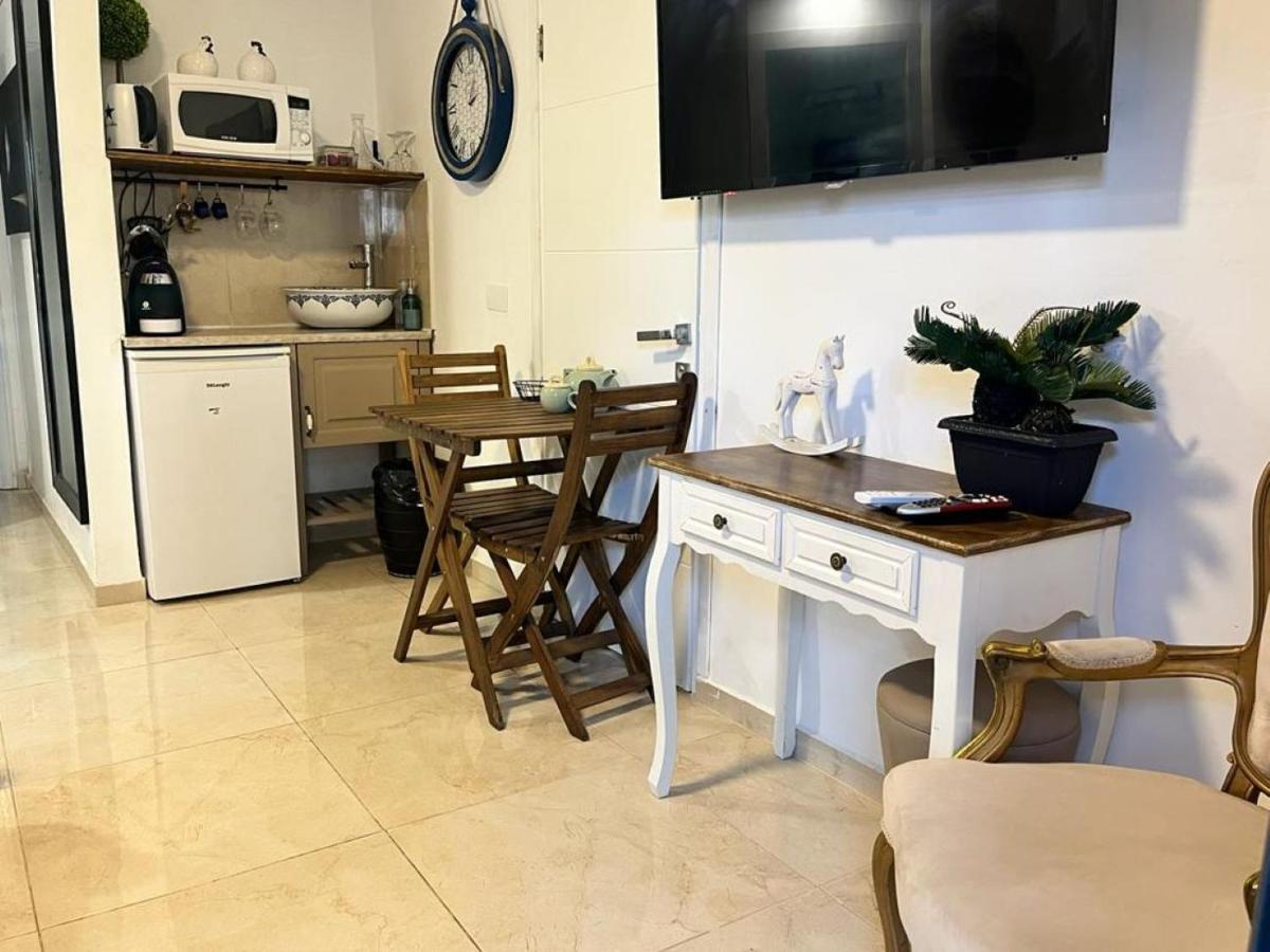 ハデラ Ahuzat Shaul Seaside Bed & Breakfast エクステリア 写真