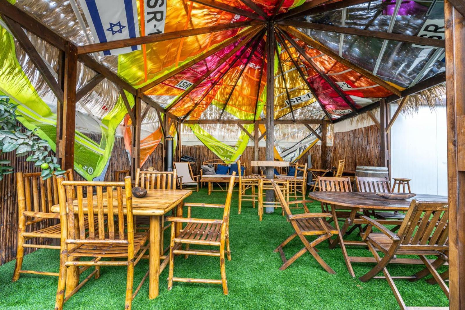 ハデラ Ahuzat Shaul Seaside Bed & Breakfast エクステリア 写真