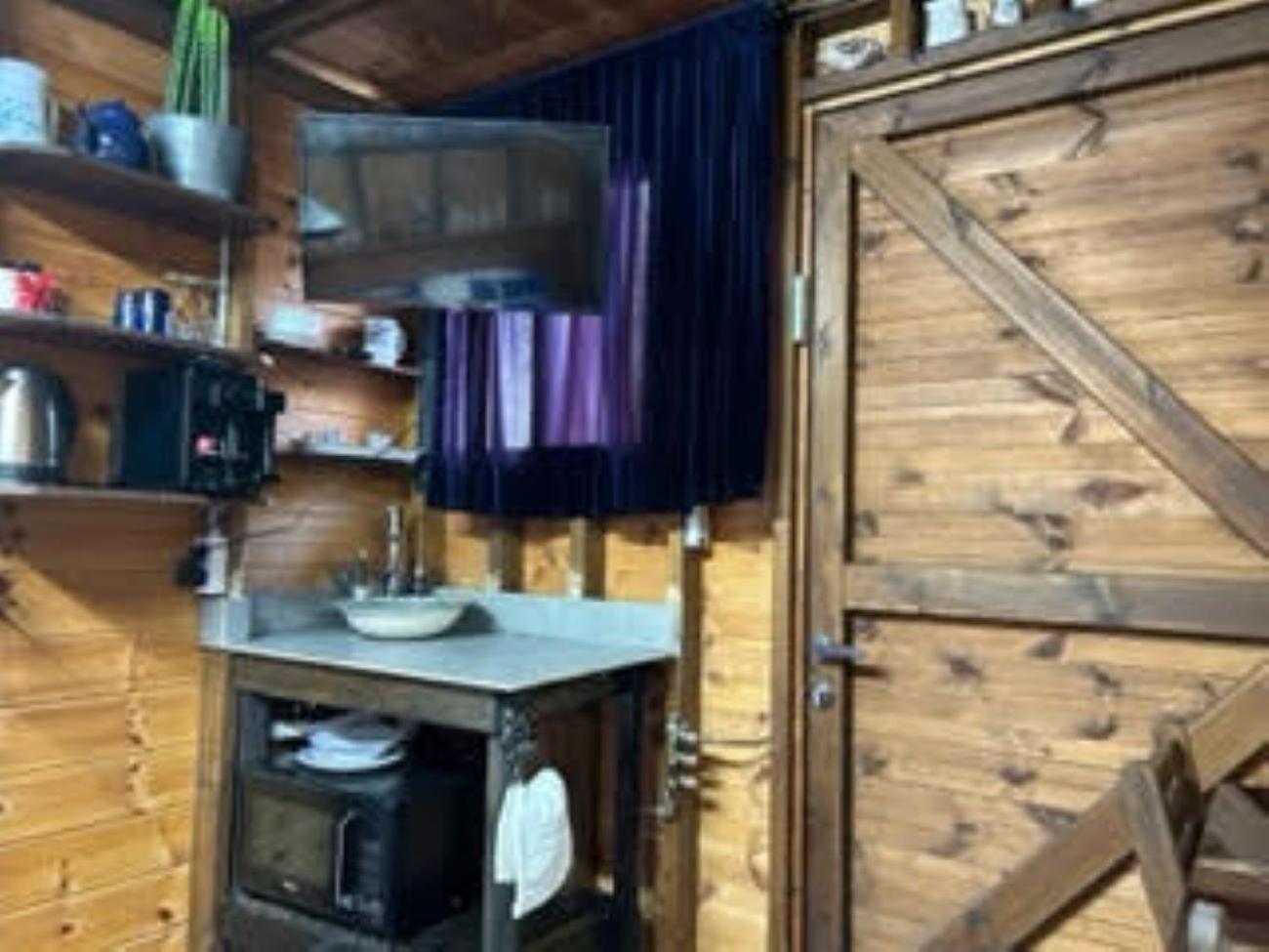 ハデラ Ahuzat Shaul Seaside Bed & Breakfast エクステリア 写真