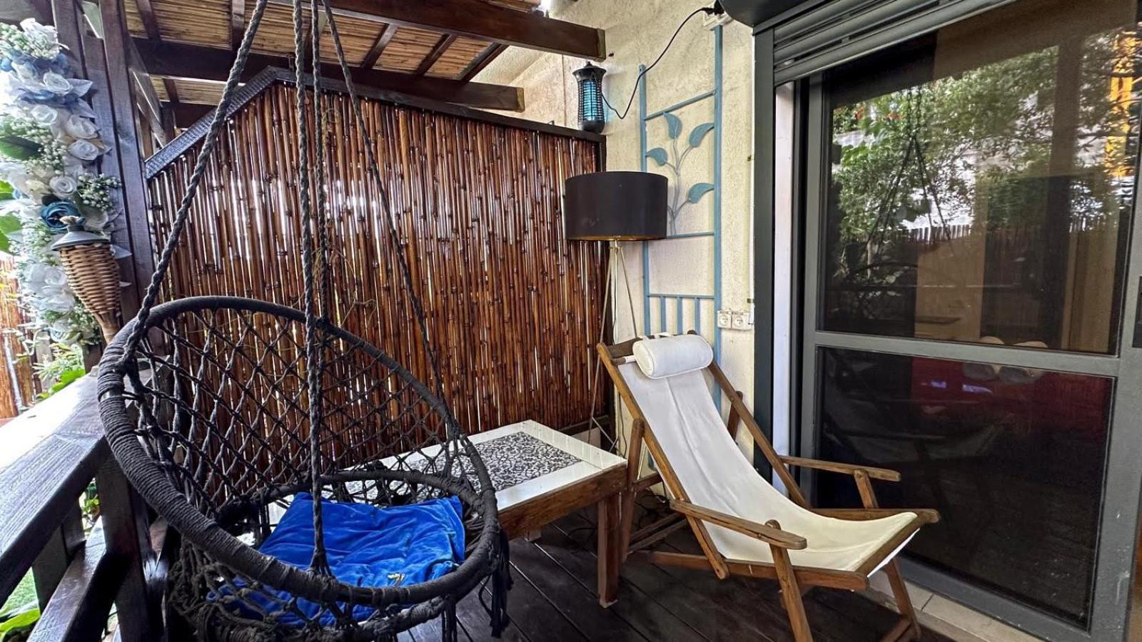 ハデラ Ahuzat Shaul Seaside Bed & Breakfast エクステリア 写真