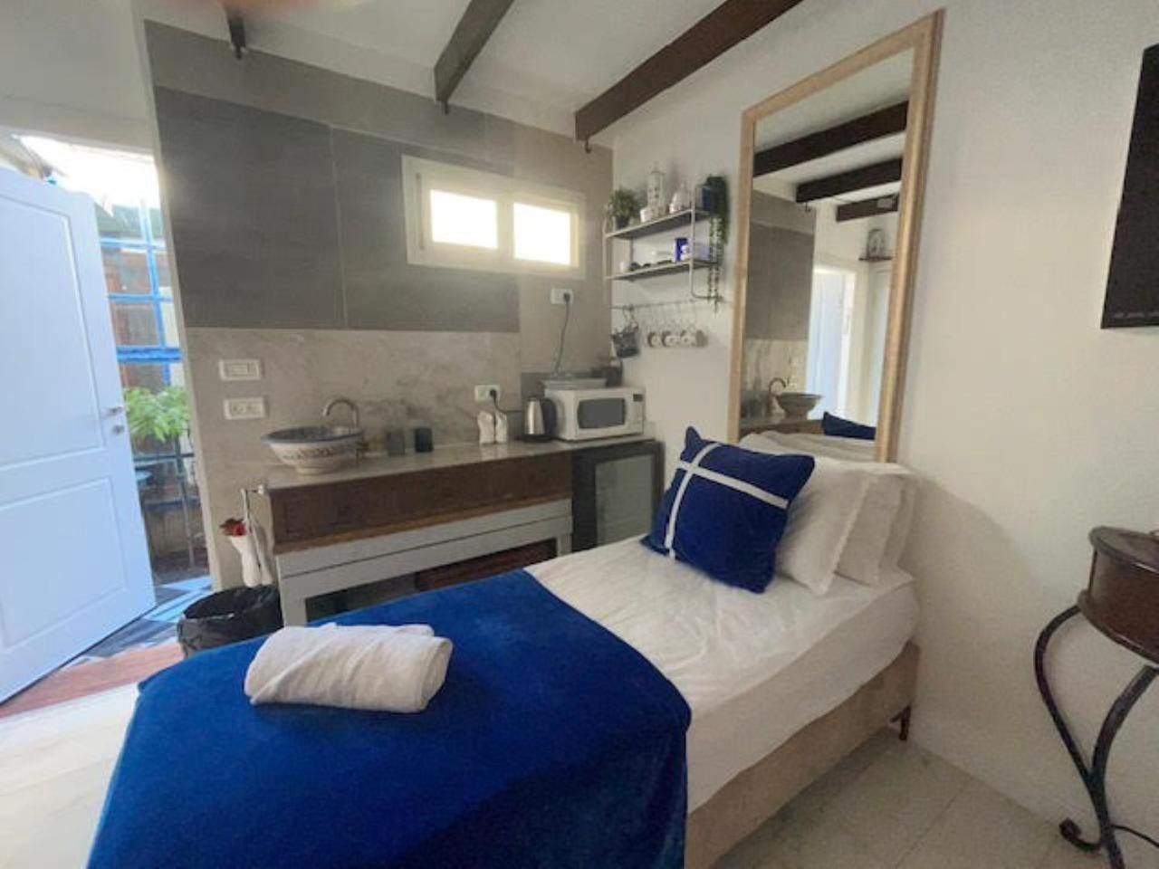 ハデラ Ahuzat Shaul Seaside Bed & Breakfast エクステリア 写真